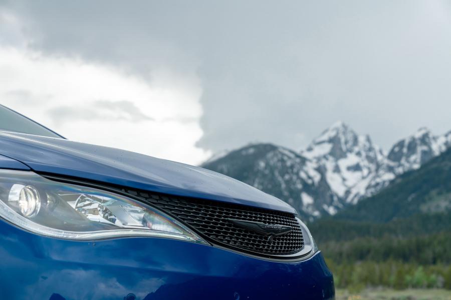 Детали экстерьера Chrysler Pacifica Limited S Appearance Package (RU) 2017 года  (фото 13 из 40)